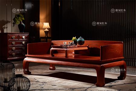 三圍獨板羅漢床